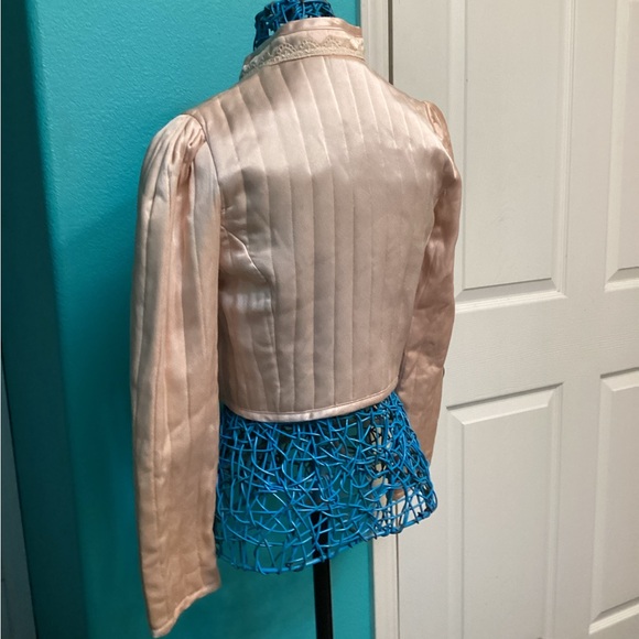 💥PRICE DROP💥 Quilted Bed Jacket - Picture 3 of 4